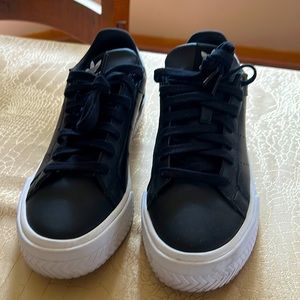 adidas Originals Court Tourino Core Black Women’s Sneakers size 7